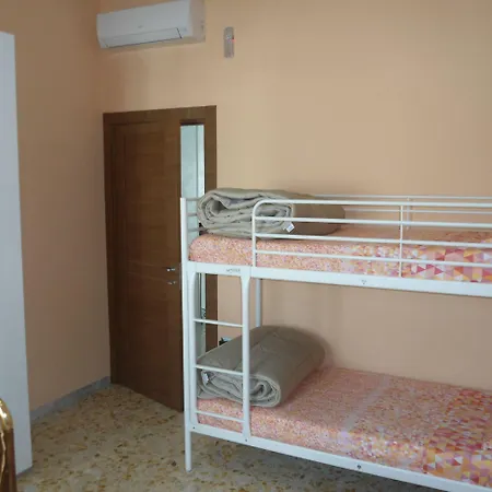 H.ave Oda ve Kahvaltı Pompei