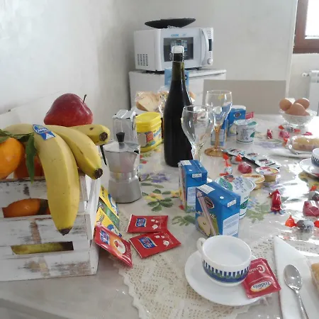 H.ave Oda ve Kahvaltı Pompei