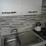 לינה וארוחת בוקר H.ave 4*
