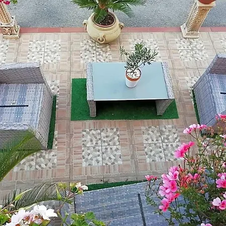 H.ave بومبيي