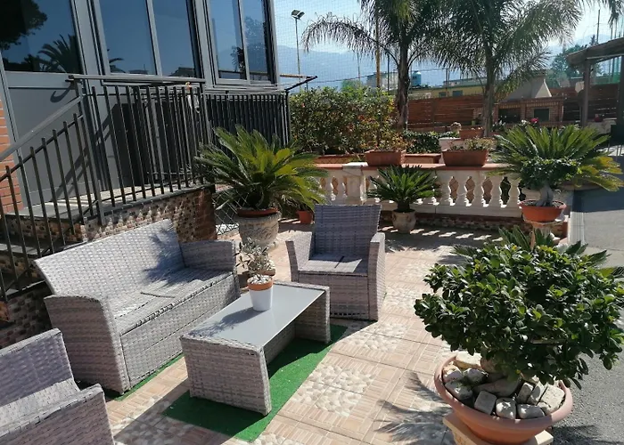 לינה וארוחת בוקר H.ave 4*