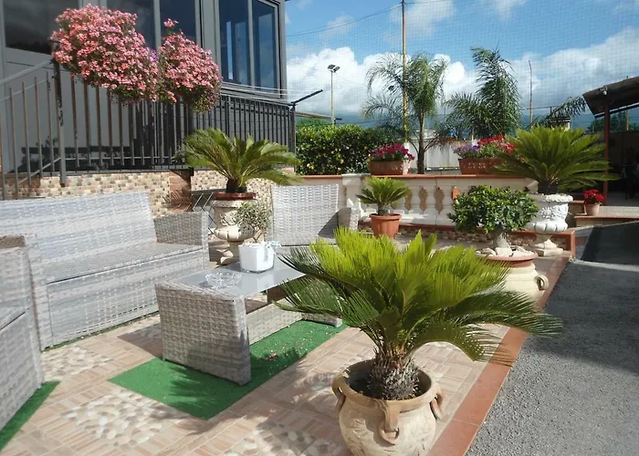 לינה וארוחת בוקר H.ave 4*